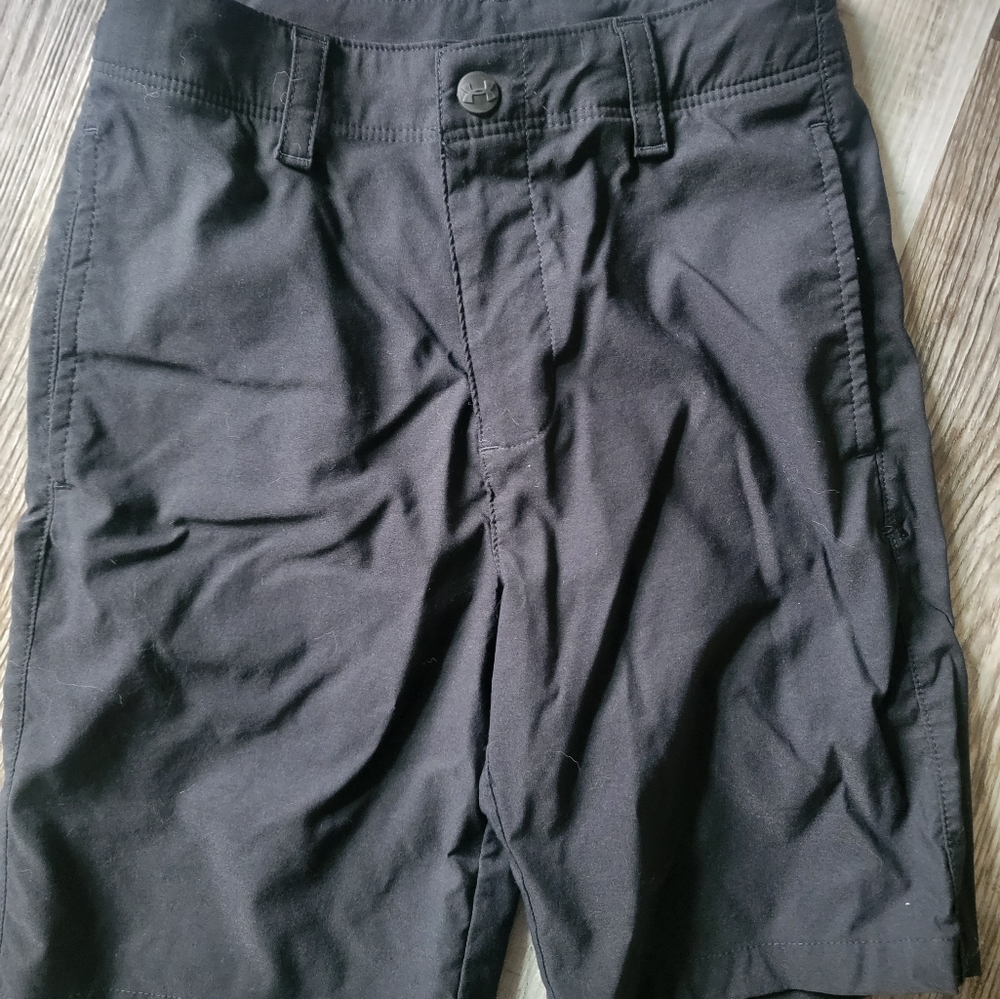 Boy's UA shorts